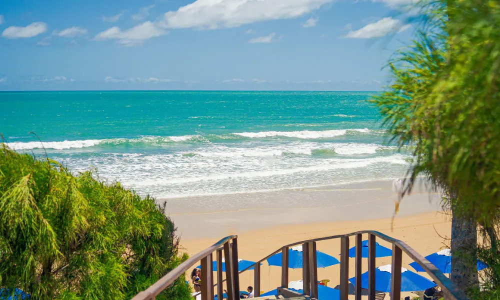 Acesso do Esmeralda Praia Hotel à Praia de Ponta Negra.